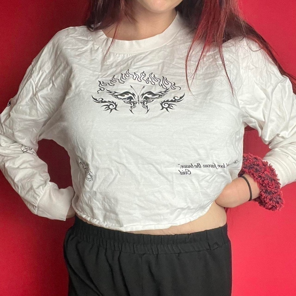 Long sleeve white crop with graphics 🤍🖤​​​​​​​​​​​​​​​​​​​​​​​​​